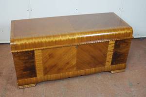 lot 5100 image: Vintage LANE CEDAR CHEST - Beautiful Style Protect your keepsakes