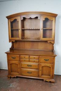 lot 5102 image: Beautiful Drexel Wood Dining Buffet w Hutch Piece Plate Groove and Stemware Cutouts - VERY, NICE PIECE