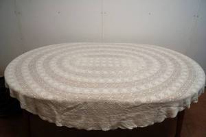 lot 5103 image: Crochet Table Cloth - Absolutely Gorgeous and in nice condition. Check it out at the preview. Its LARGE