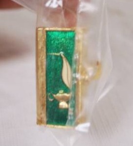 lot 6506 image: A Whole Box of Lipstick Mirror Rings - Green