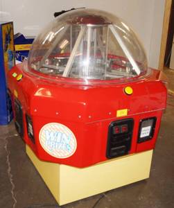 lot 6130 image: Wow 4 SIDED Arcade PRIZE Machine - Works - Lax Rotary Merchandiser Arcade Game - Watch Video