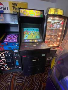 lot 6152 image: The Simpsons Bowling Arcade Coin Operated Machine