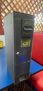 lot 1013 image: Dollar Bill Coin Changer Machine CM-222