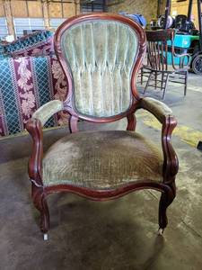 lot 4185 image: Antique Green Chair