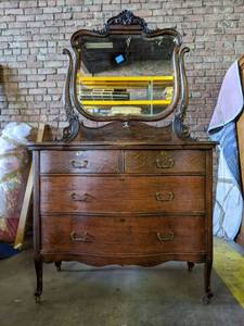 lot 4187 image: Antique Five Drawer Dresser On Casters With Mirror