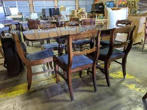 lot 4199 image: Antique Duncan Phyfe Table With Six Chairs