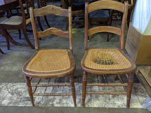 lot 4230 image: (2) Antique Chairs