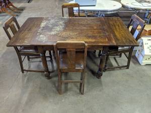 lot 4232 image: Antique Pub Table From England