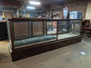 lot 4350 image: Antique Oak Display Cabinet