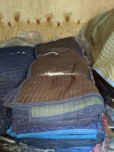 lot 4354 image: 12 Furniture Covers