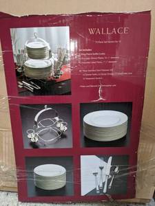lot 4366 image: Box Of China