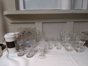 lot 4369 image: Assorted Glassware And More