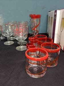 lot 4370 image: Assorted Glassware