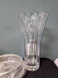 lot 4373 image: Vase And Assorted Items