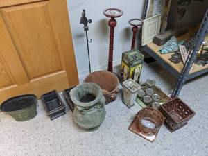 lot 4401 image: Lot Of Decor
