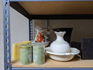 lot 4404 image: Decor