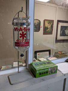 lot 4412 image: M.A.S.H Memorabilia