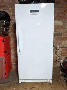 lot 4440 image: Frigidaire Upright Deep Freeze