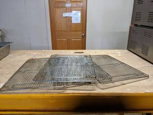 lot 4446 image: (4) Cooking Racks