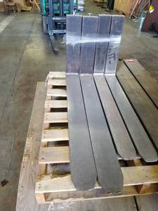 lot 4153 image: 41in Forklift Forks