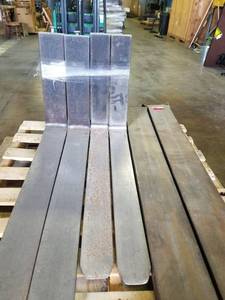 lot 4154 image: 36in Forklift Forks