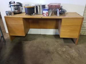lot 4250 image: 6ft Wood Desk