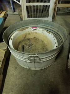 lot 4283 image: Metal Wash Bins