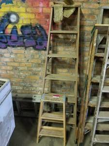 lot 4286 image: (2) Wooden Ladders