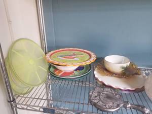 lot 4397 image: Various Dishware