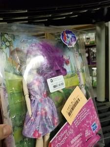 lot 1471 image: Disney Princess Ariel and Prince Eric Dolls