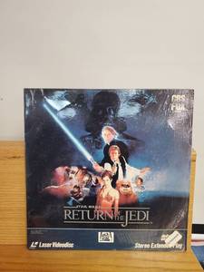 lot 1182 image: Star Wars Return Of The Jedi- LASER DISC MOVIE