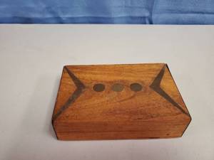lot 1191 image: Mens Valet Jewelry Box and Contents