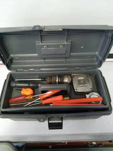 lot 1212 image: Toolbox with tools