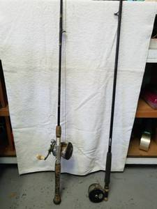 lot 1219 image: 2 fishing poles oceanmarina and southbend