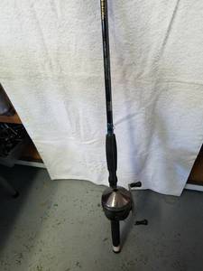 lot 1229 image: Zebco boss hawg fishing pole