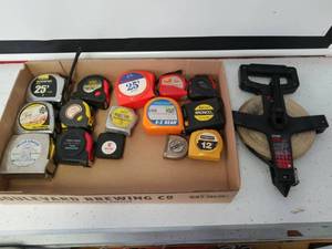 lot 1249 image: 16 Tape measures