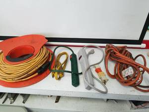 lot 1252 image: extension cords and power strips
