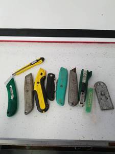 lot 1256 image: Box knives