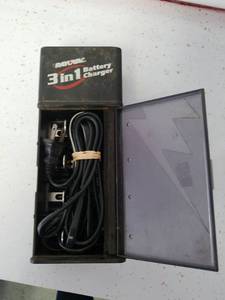 lot 1268 image: Rayovac 3 in 1 battery charger