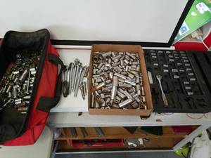 lot 1278 image: quarter and 38 inch sockets and ratchets