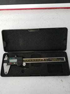 lot 1290 image: digital caliper