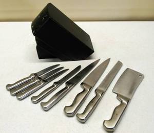 lot 579 image: Farberware Pro 8-Piece Stainless Steel Knife Set
