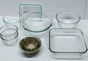 lot 619 image: Glass Baking Lot  Pyrex, Anchor Hocking & Others