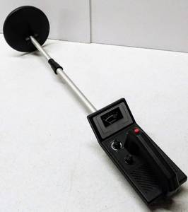 lot 620 image: MD3005 Kid Metal Detector  Treasure Hunter