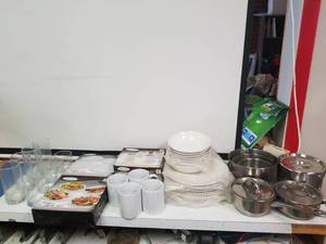 lot 1330 image: a good starter kitchen lot