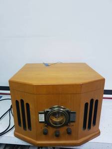 lot 1356 image: Classic AM FM radio cassette CD player with turntable