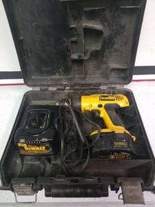 lot 1361 image: Dewalt screw gun battery and charger 14.4 volt works