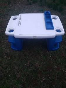 lot 1379 image: Little Tikes table