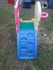 lot 1381 image: Little Tikes slide and basketball Troy