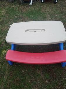 lot 1382 image: Little Tikes picnic table